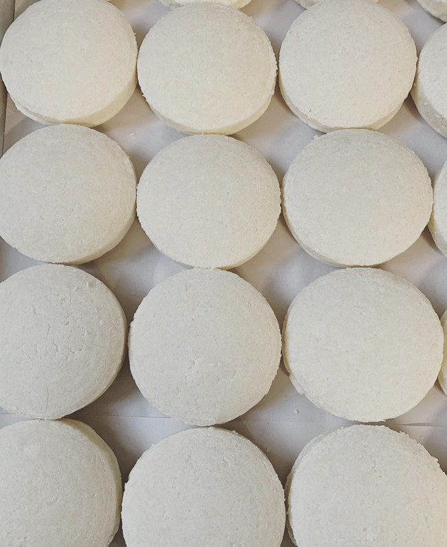 Clear shampoo bar- Bottle None