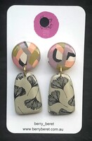 Berry Beret - Black & Grey Flower Print with Marble Circle Stud