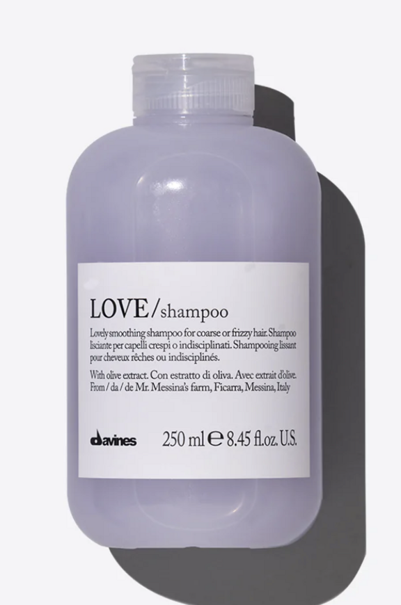 ESSENTIALS / Love Smoothing Shampoo