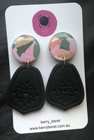 Berry Beret - L Black Matt Print with Marble Circle Stud