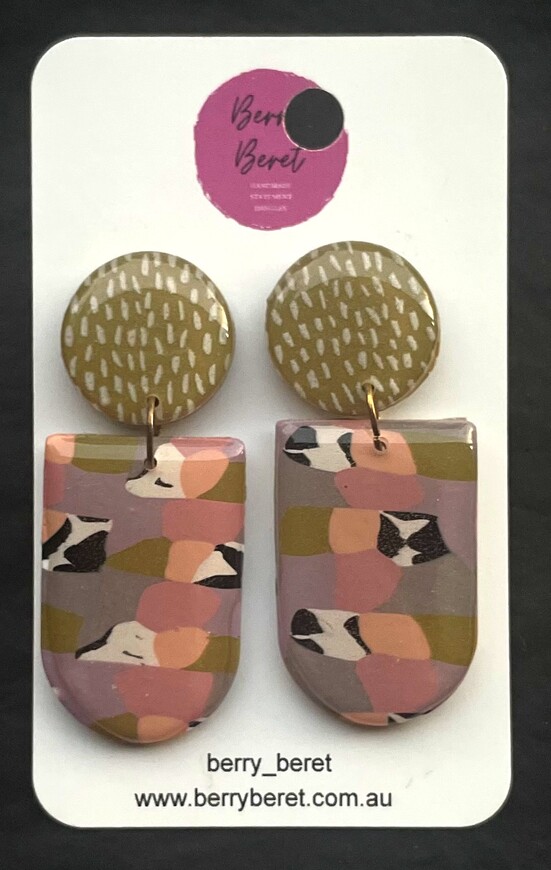 Berry Beret - L Pink & Mustard Marble with Mustard Polka Circle Stud