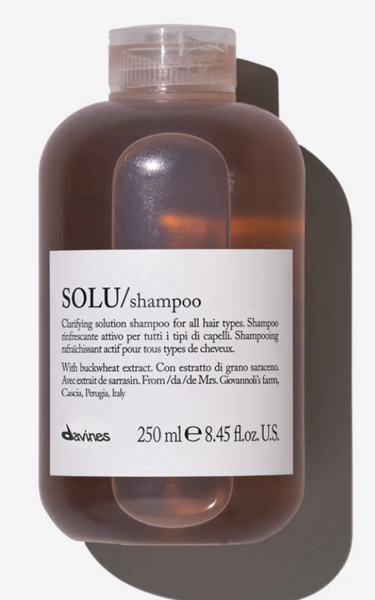 ESSENTIALS / Solu Shampoo