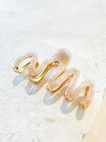 Wave Pink Metal Claw Clip