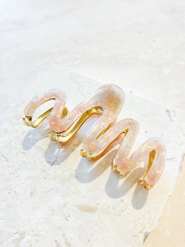 Wave Pink Metal Claw Clip