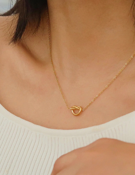 Aimee 18K Gold Petite Heart Non-Tarnish Necklace