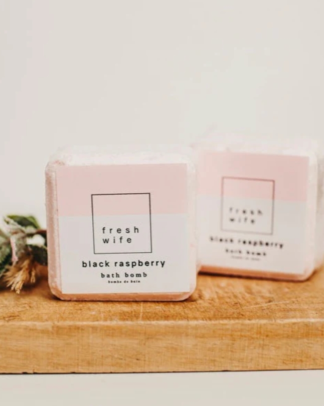 BATH BOMB - BLACK RASPBERRY 