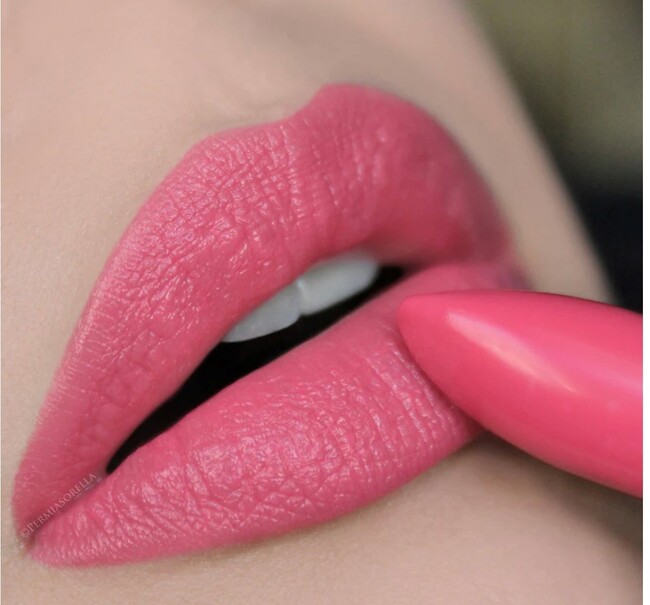 Youngblood Lipstick Dragon Fruit 4g