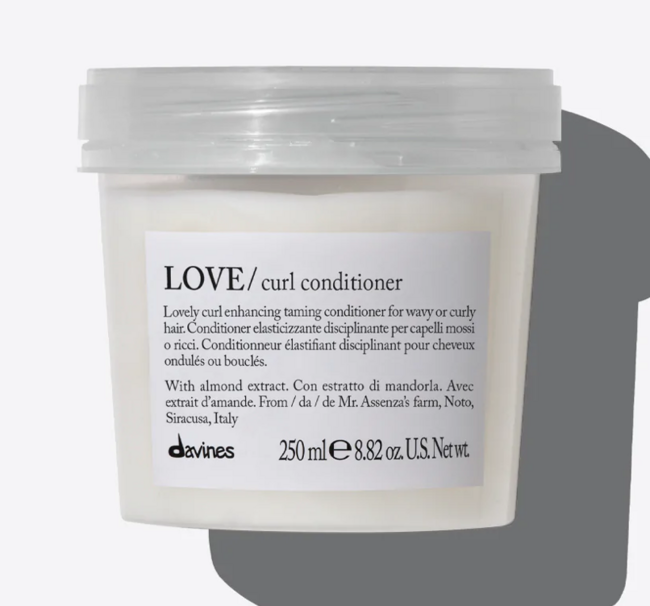 ESSENTIALS / Love Curl Conditioner